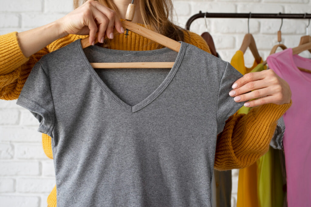 what colours go with grey clothes